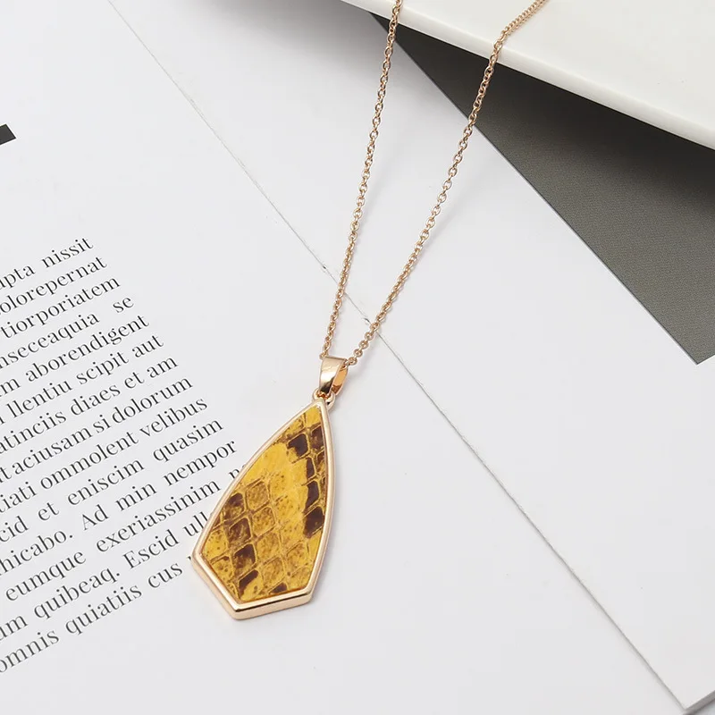 Akrilik Abalone Kabuk Leopar K - Body Jewelry Brands incelemesi ve fiyatı